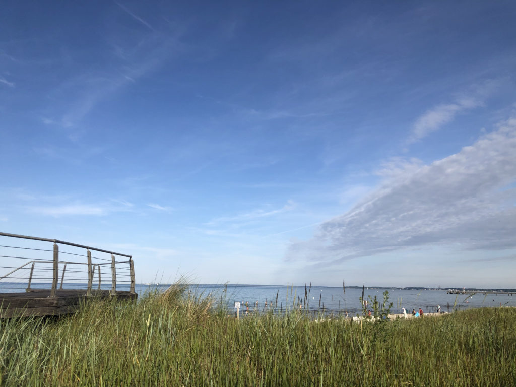 Blick über die Dühne auf den Strand von Scharbeutz
